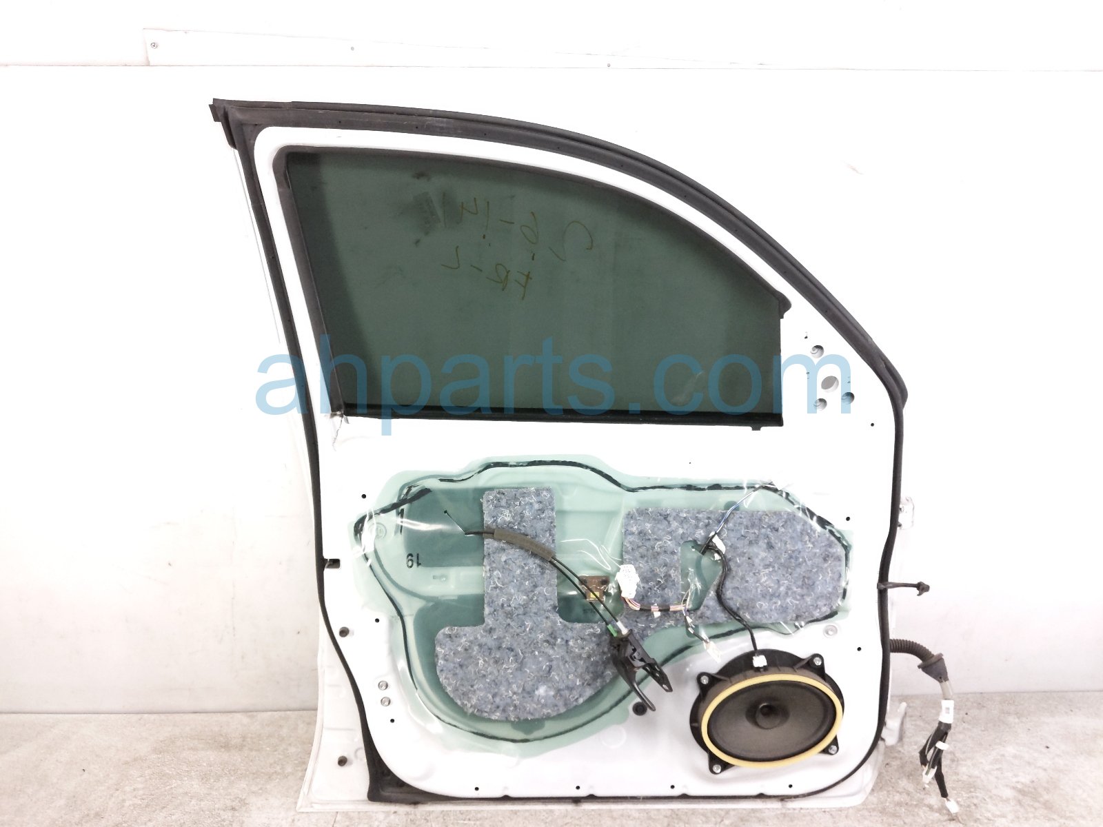 2022 Toyota Tacoma Front Driver Door White No Mirror/trim 67002 04200 Replacement 2022 Toyota Tacoma Front Driver Door White No Mirror/trim 67002 04200 Replacement thumbnail