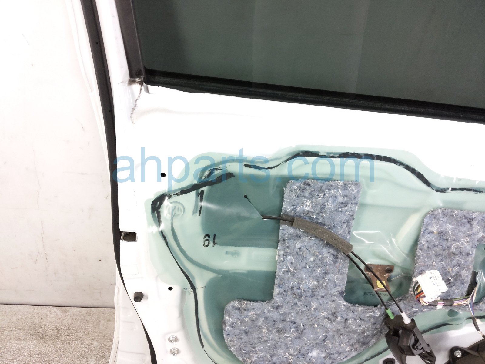2022 Toyota Tacoma Front Driver Door White No Mirror/trim 67002 04200 Replacement 2022 Toyota Tacoma Front Driver Door White No Mirror/trim 67002 04200 Replacement thumbnail