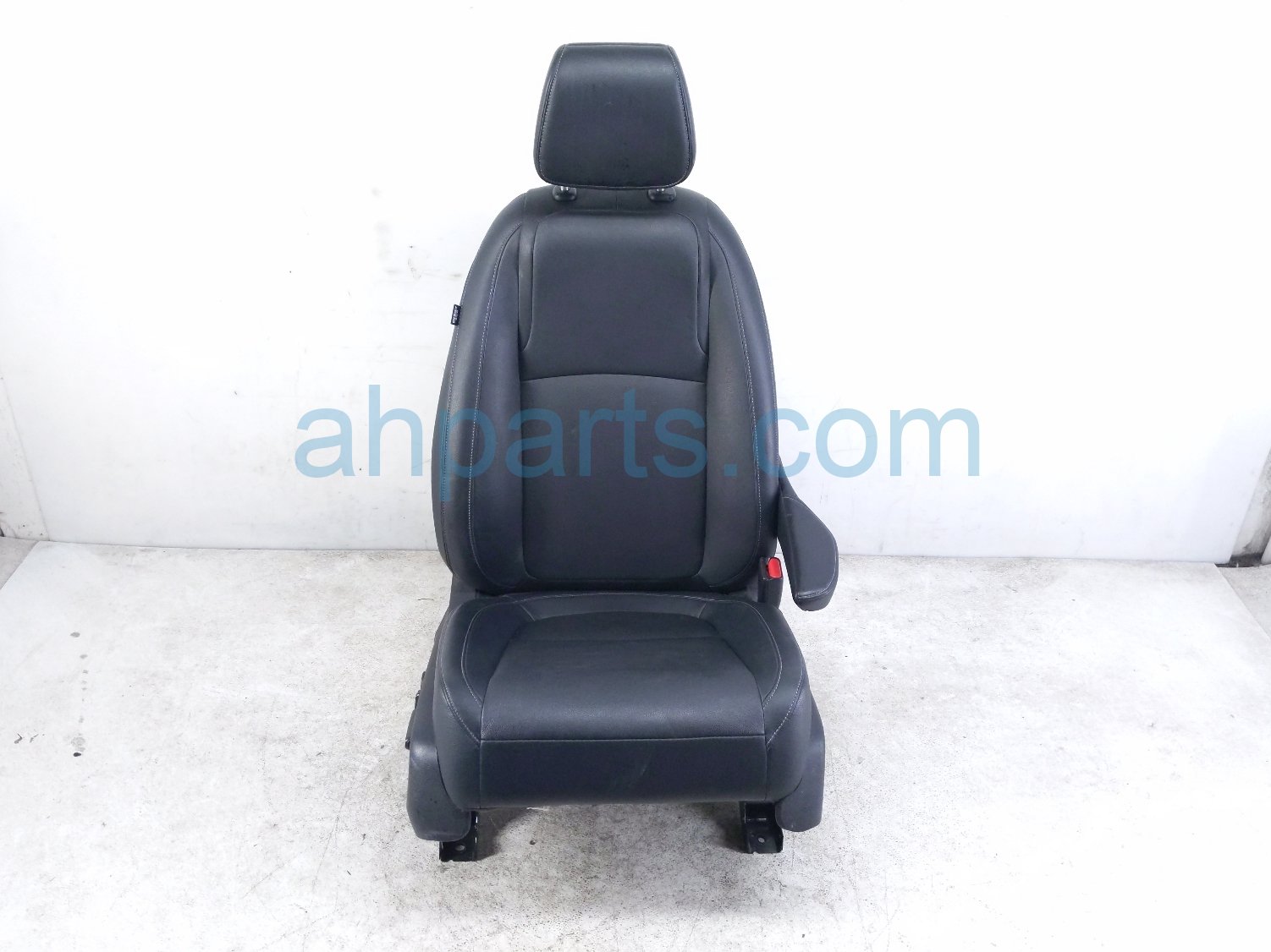 $275 Honda FR/RH SEAT - BLACK - W/O AIRBAG*