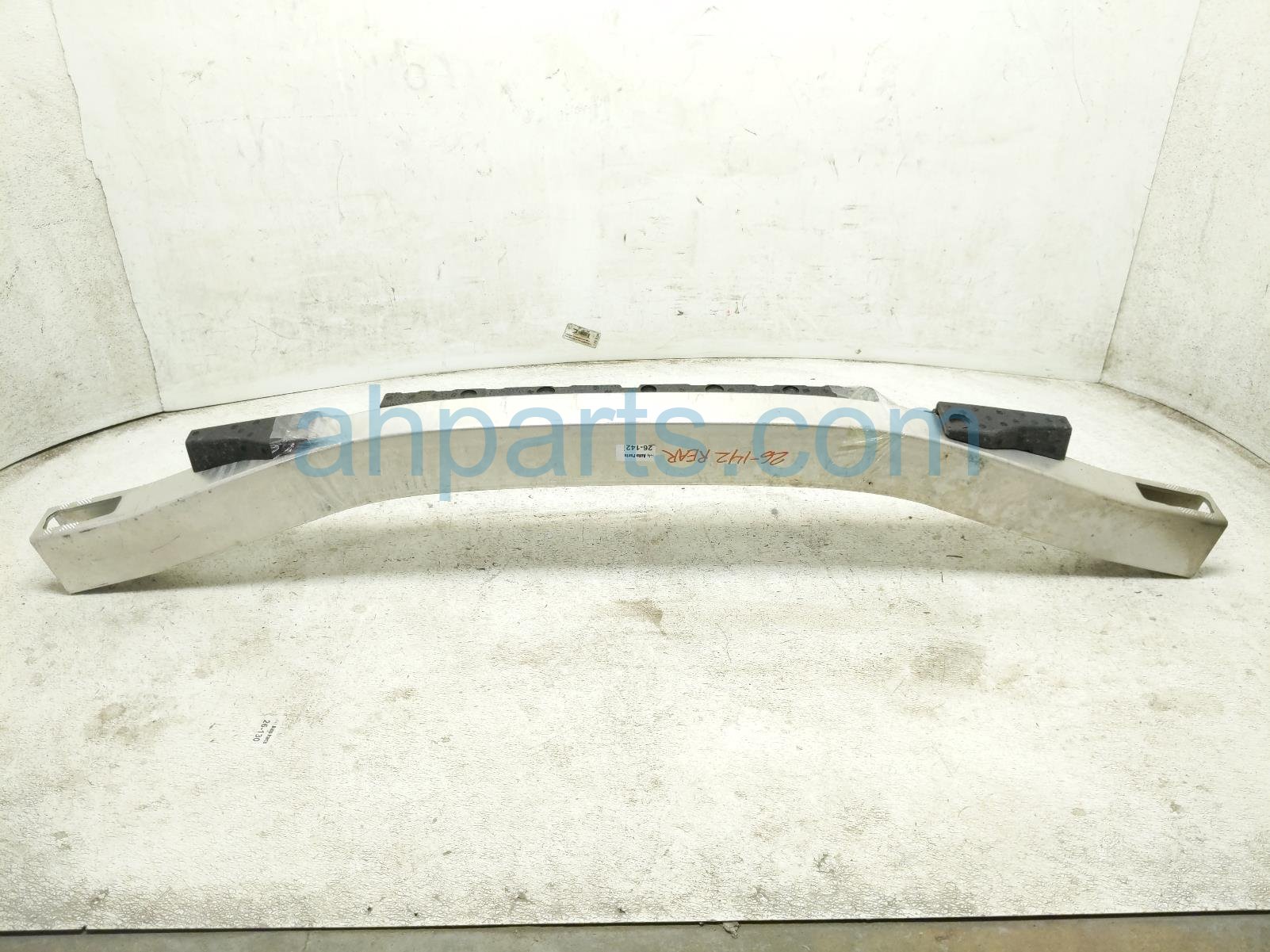 Honda REAR BUMPER REINFORCEMENT BAR