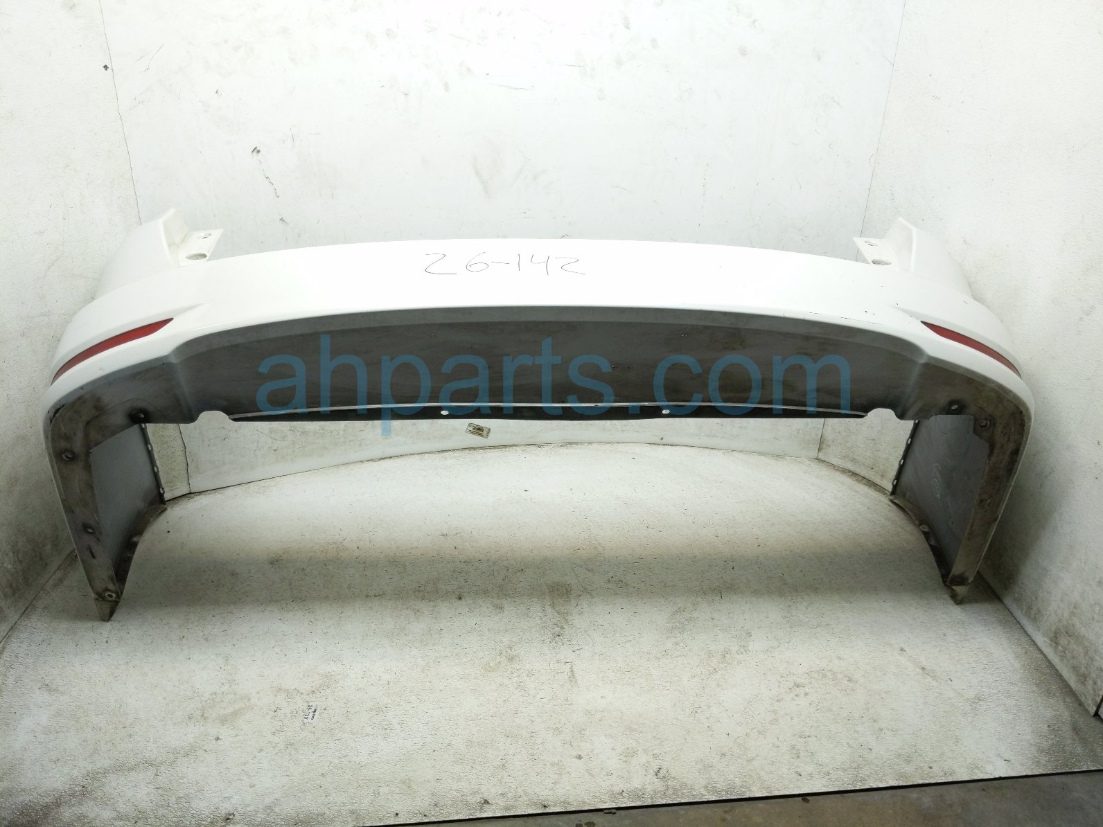 Honda REAR BUMPER COVER - WHITE *SCRATCHES
