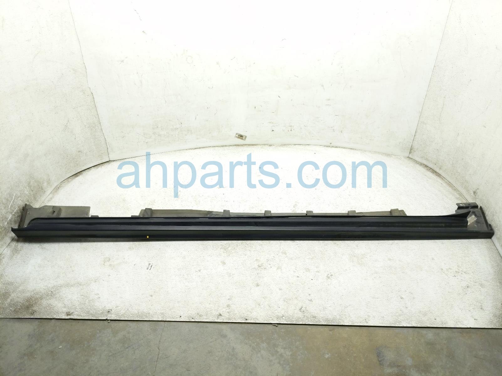 Honda RH SIDE SKIRT / MOLDING - BLACK
