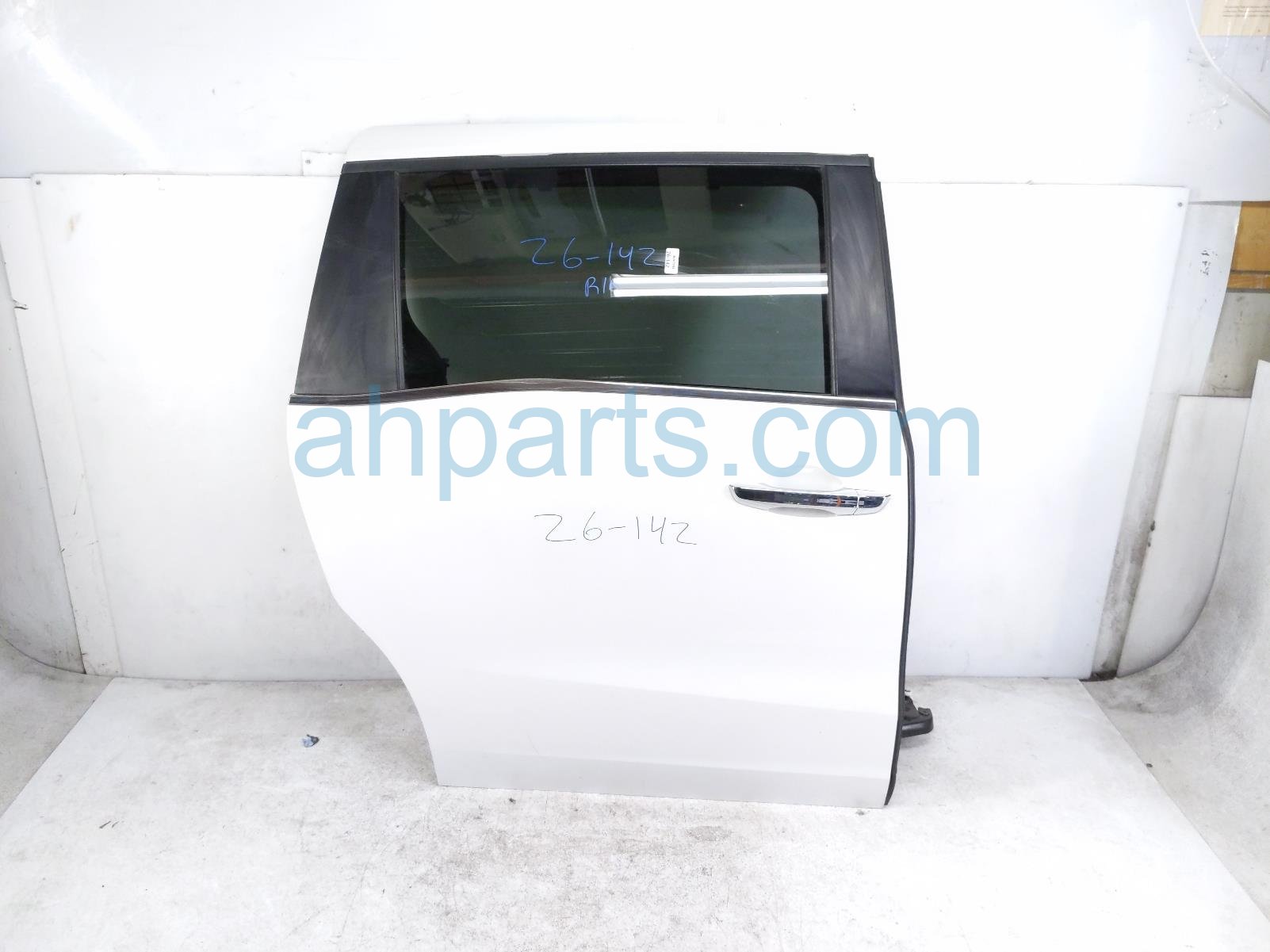 Honda RR/RH DOOR - WHITE - NO INSIDE TRIM