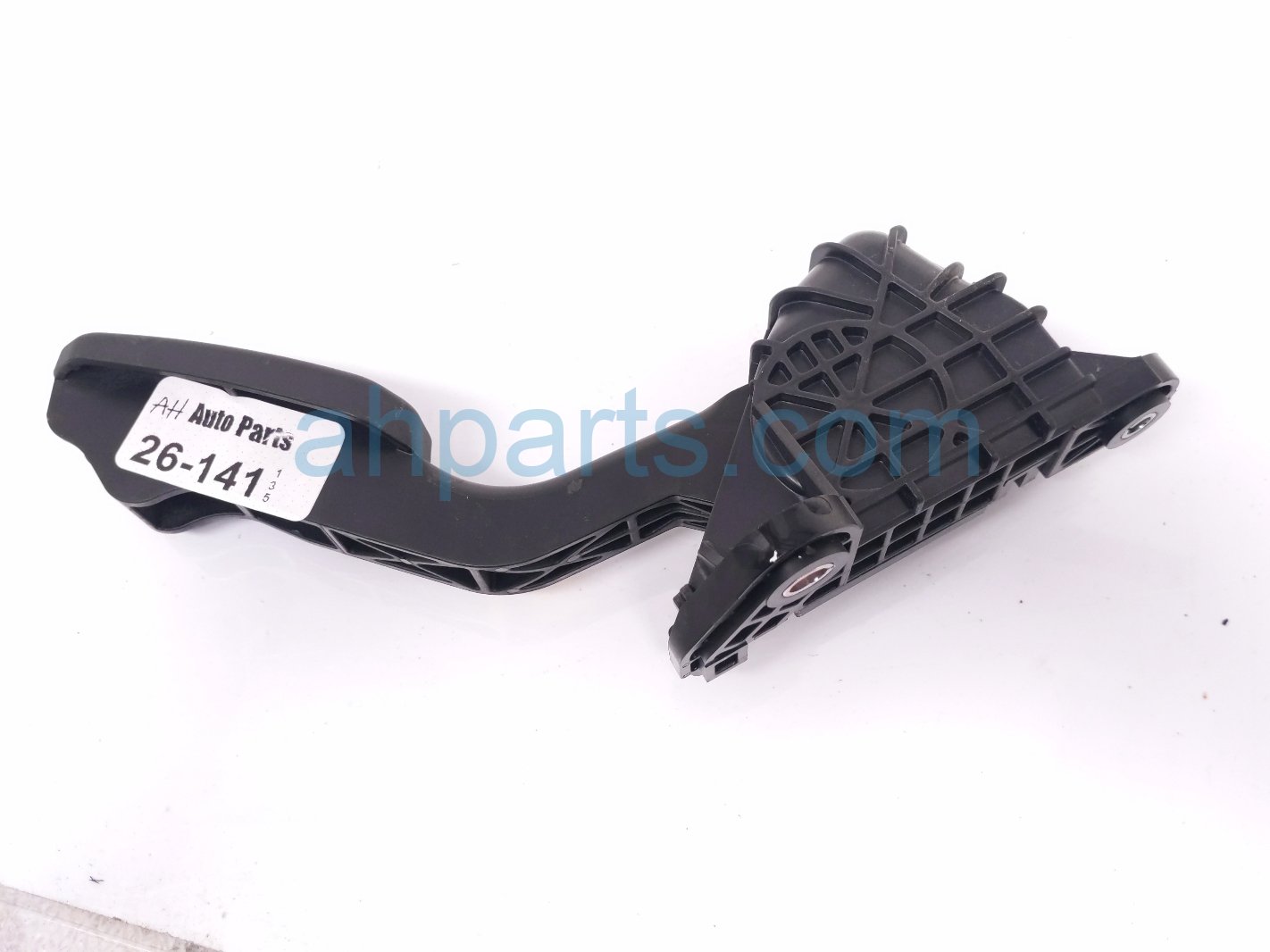 Toyota GAS / ACCELERATOR PEDAL ASSY - 3.5L