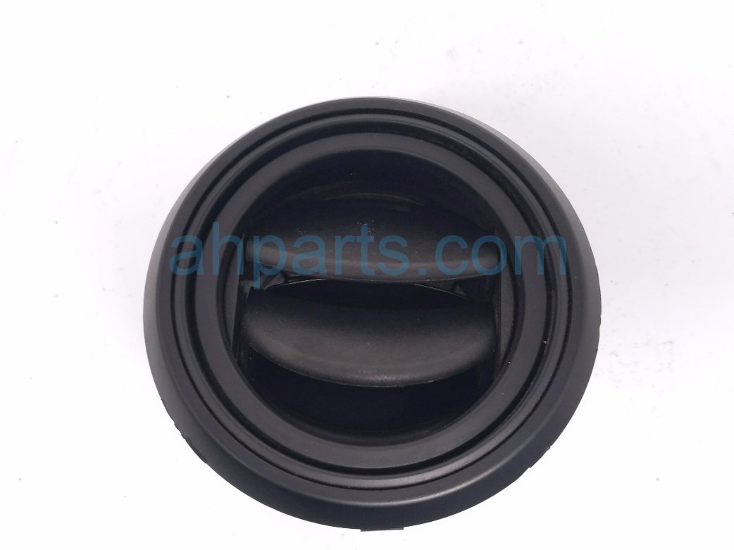 Toyota RH DASH AIR VENT OUTLET ASSY - BLK