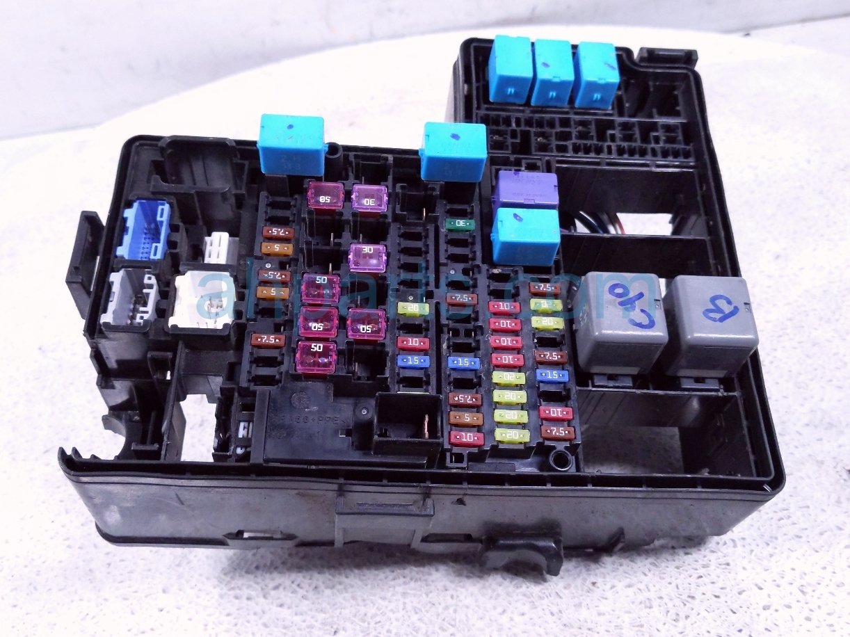 $250 Toyota ENGINE ROOM FUSE BOX - 2.4L FR $250 Toyota ENGINE ROOM FUSE BOX - 2.4L FR