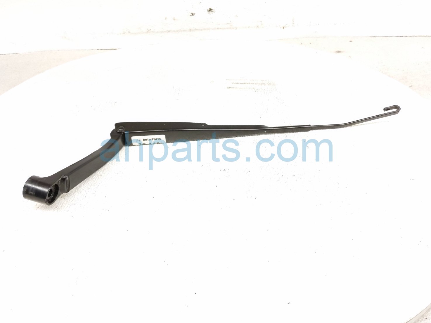 Nissan LH WINDSHIELD WIPER ARM