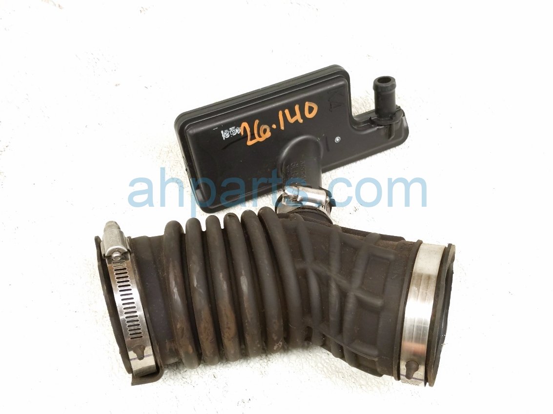 Nissan AIR INTAKE HOSE TUBE W/RESONATOR