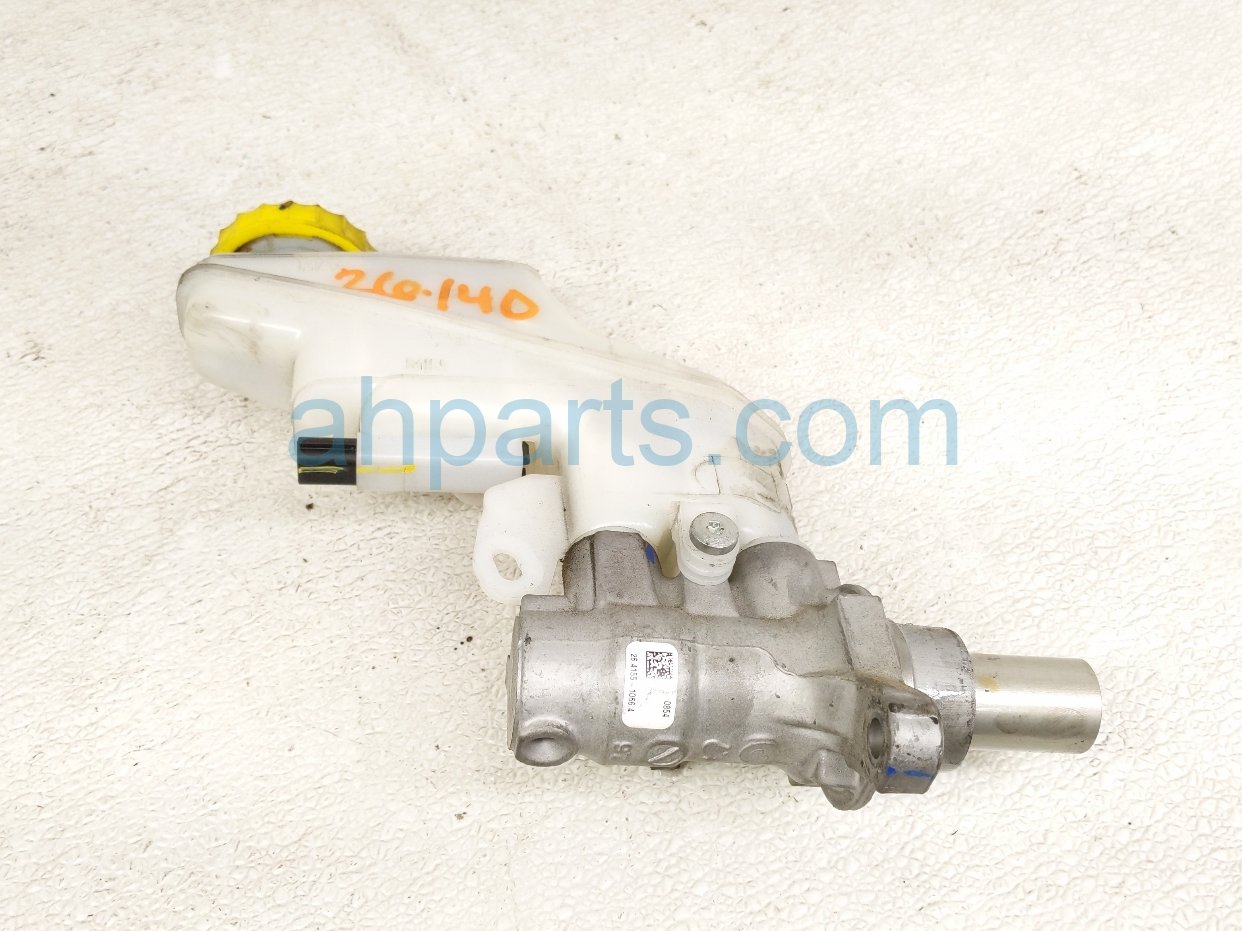 Nissan BRAKE MASTER CYLINDER W/RESERVOIR