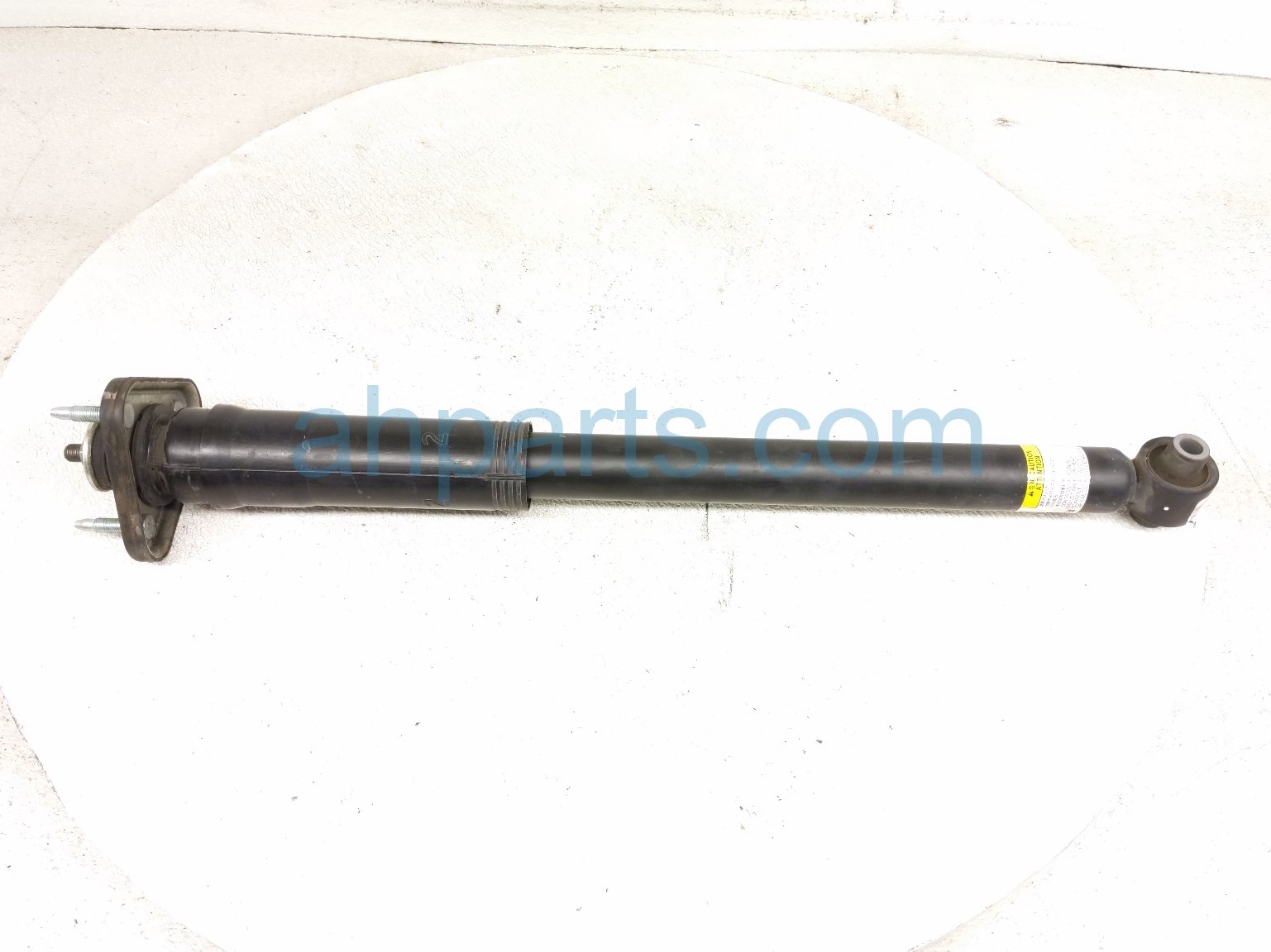 Lexus RR/LH SHOCK ABSORBER - RWD