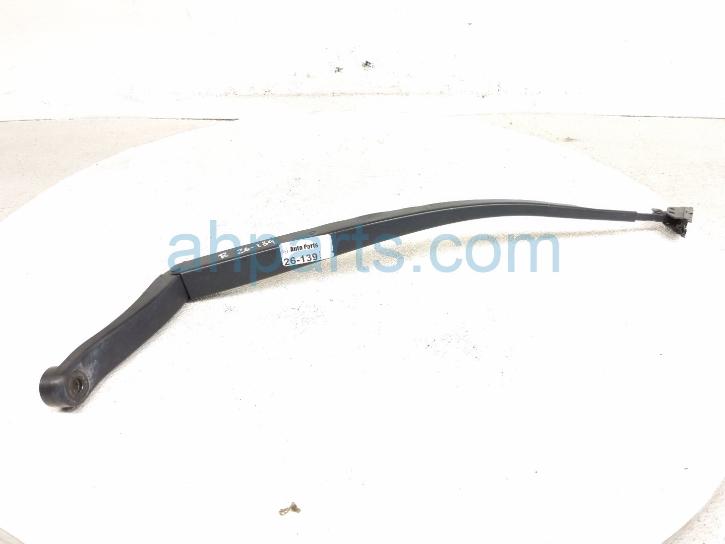 Honda RH WINDSHIELD WIPER ARM