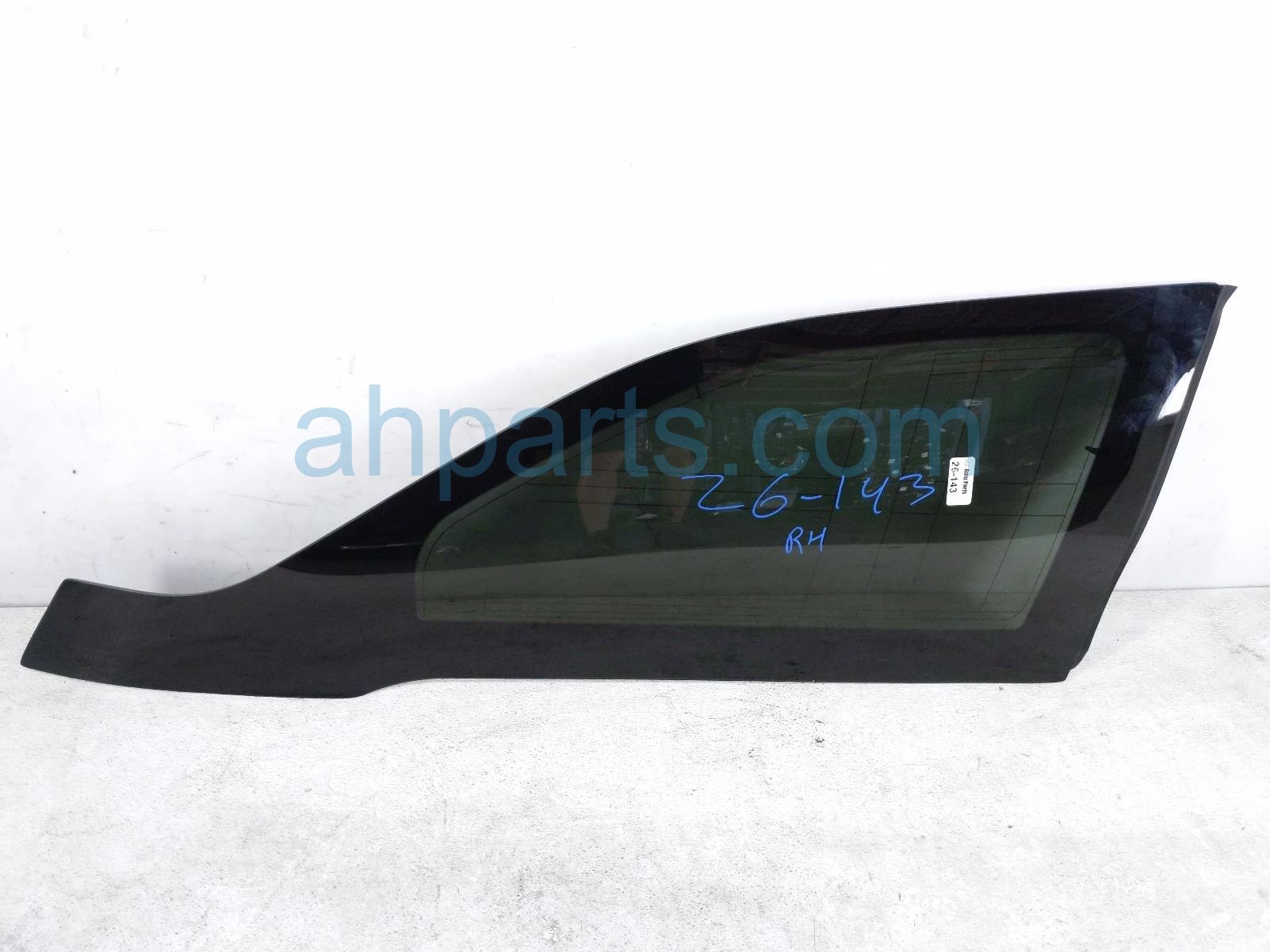 Honda RH QUARTER WINDOW GLASS