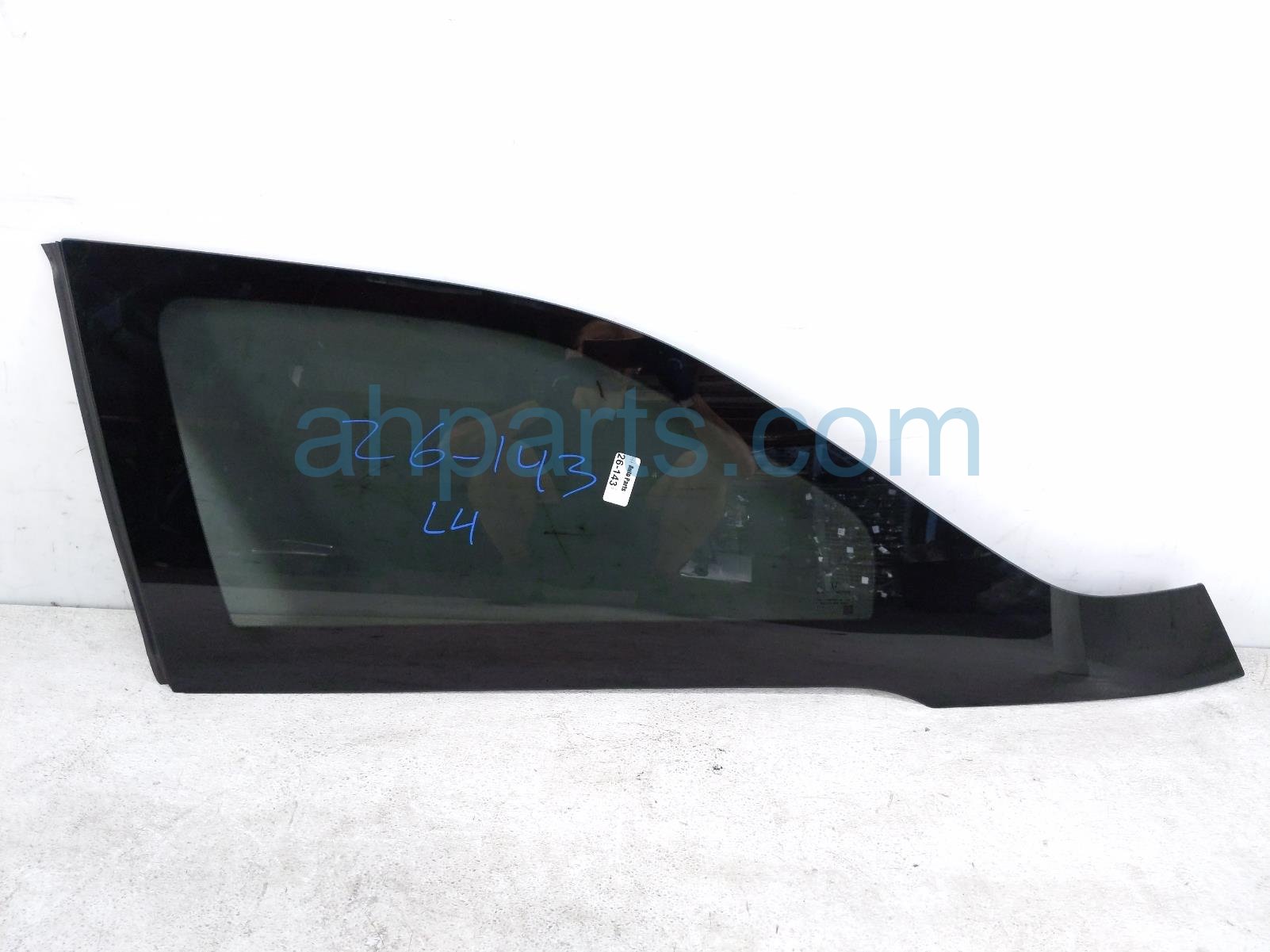 Honda LH QUARTER WINDOW GLASS