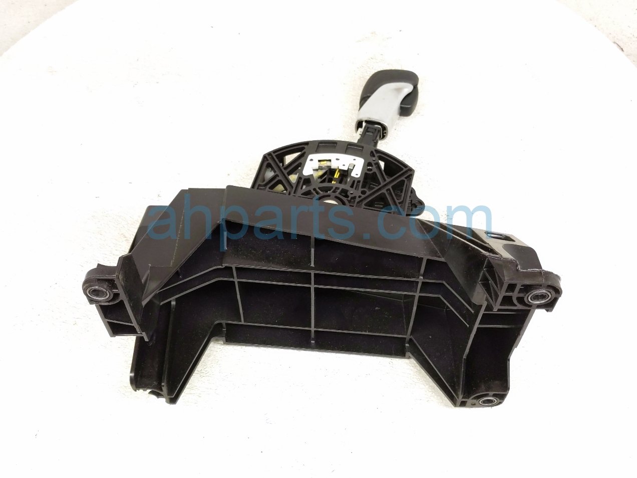 Nissan A/T FLOOR SHIFTER W/KNOB ASSY - SV