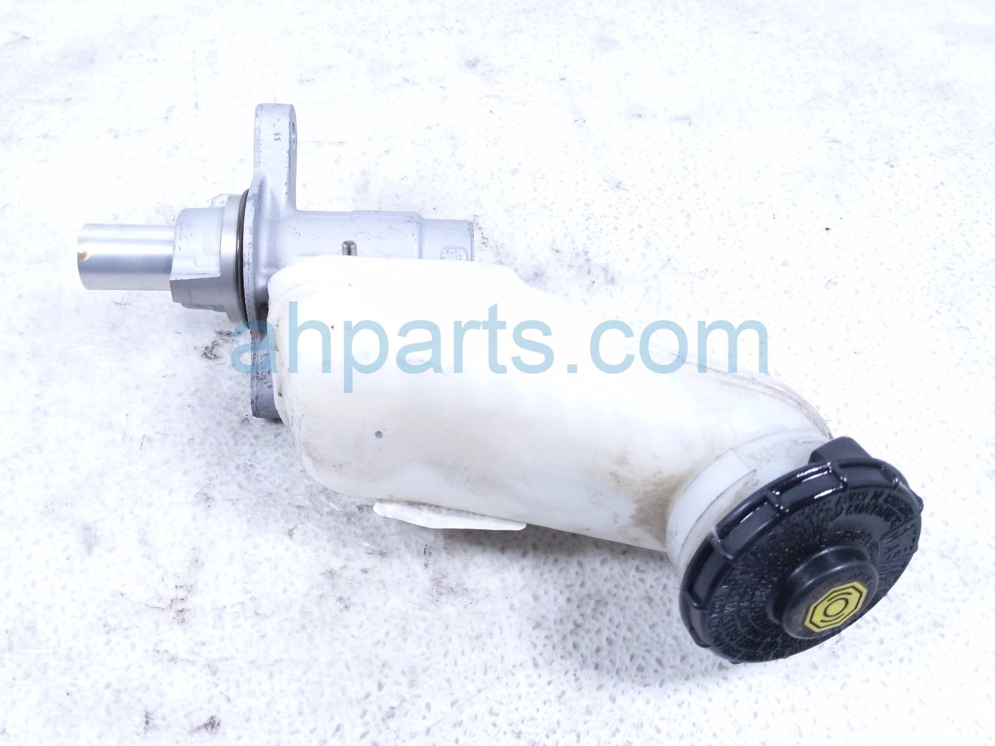 Honda BRAKE MASTER CYLINDER W/RESERVOIR