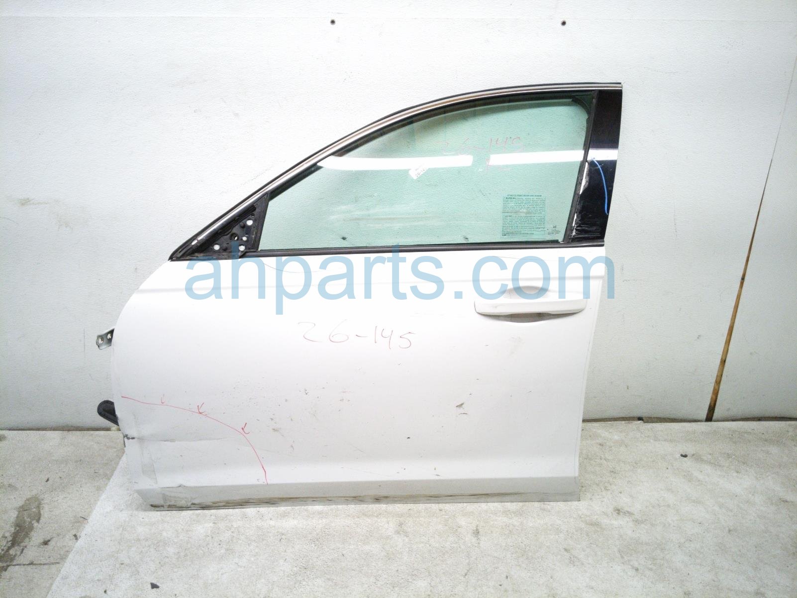Honda FR/LH DOOR - WHITE - NO MIRROR/TRIM*