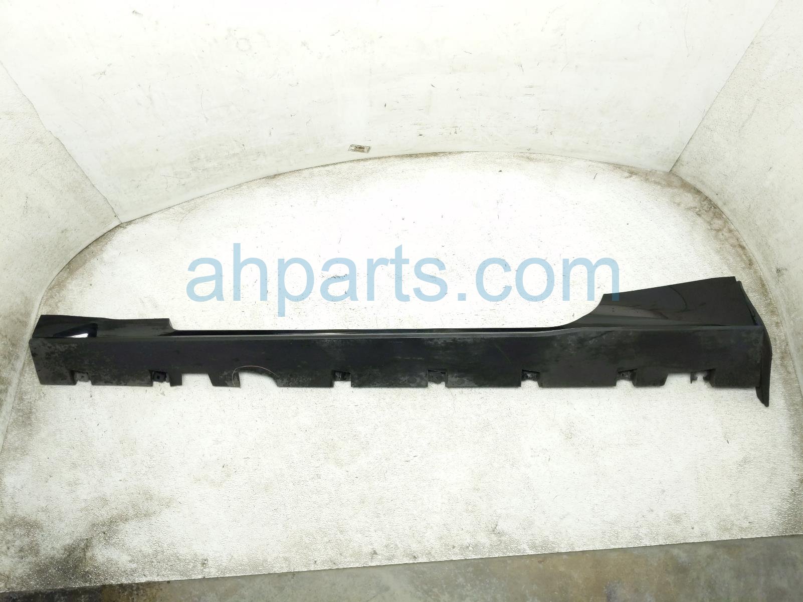 2024 Ford Mustang Rocker Trim Driver Side Skirt / Molding Black PR3Z 6310177 AAPTM Replacement 2024 Ford Mustang Rocker Trim Driver Side Skirt / Molding Black PR3Z 6310177 AAPTM Replacement thumbnail