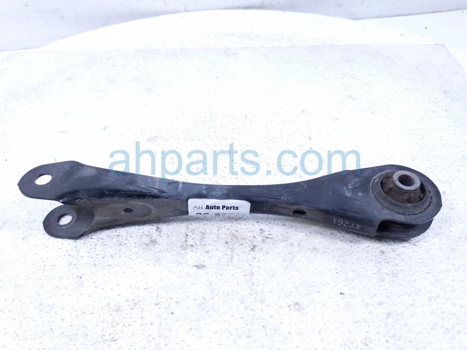 Toyota RR/RH LATERAL LOWER CONTROL ARM