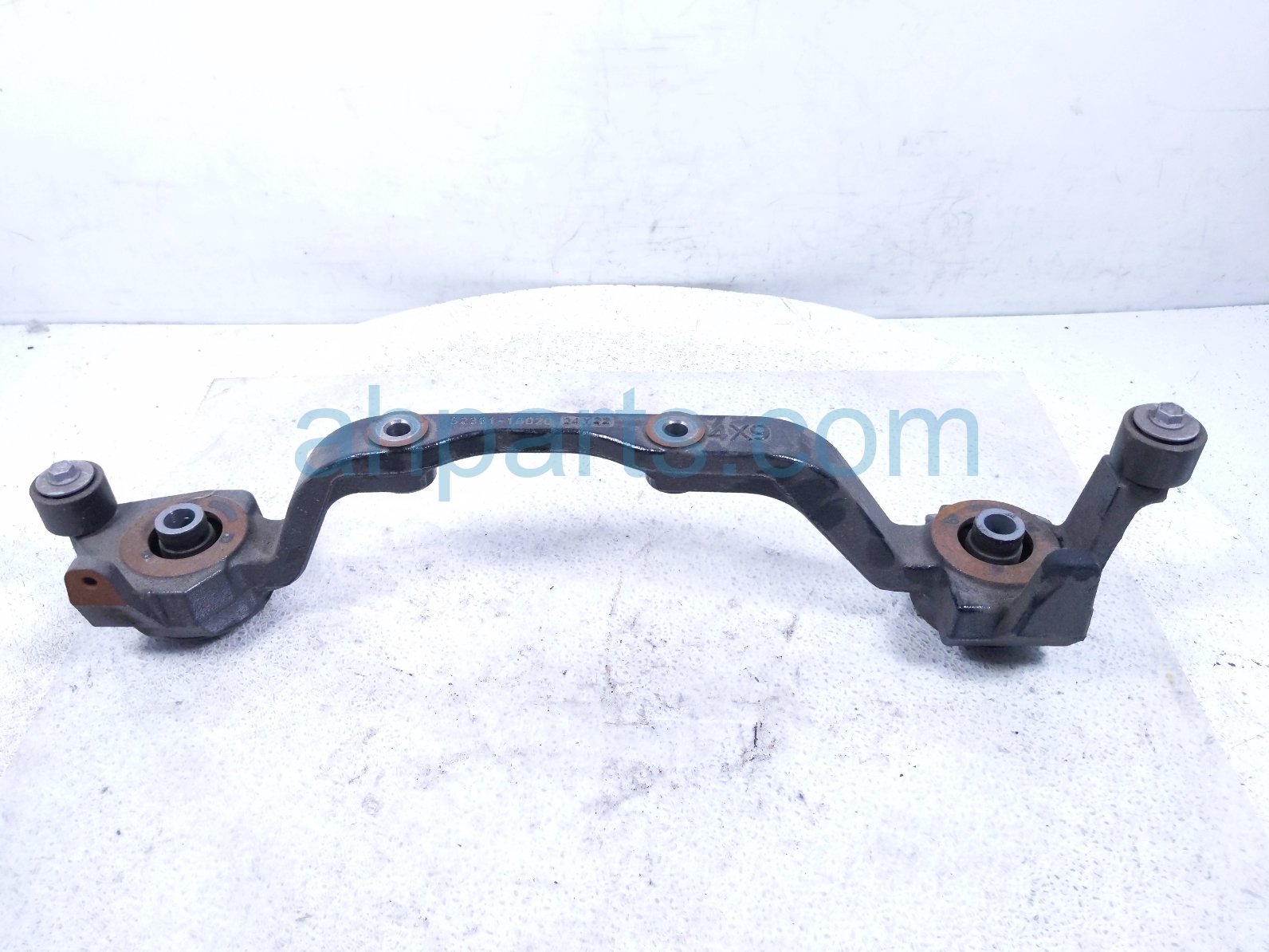 Toyota REAR DIFFERENTIAL MOUNT BRACKET