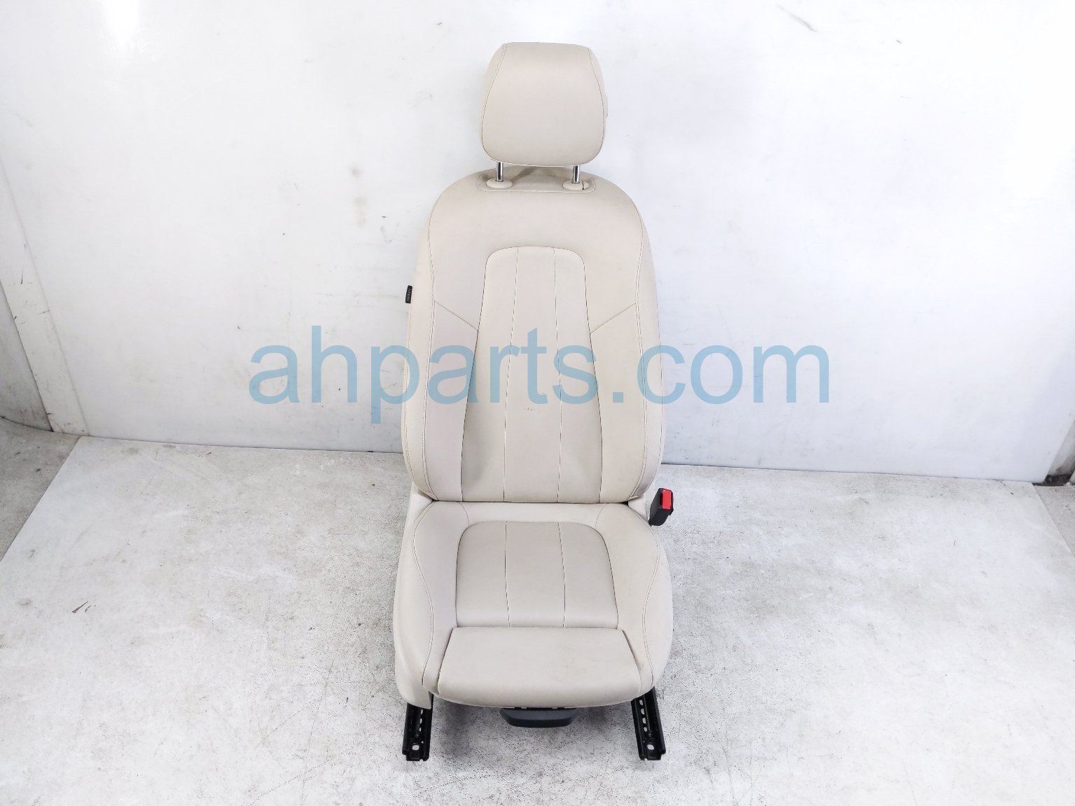 $245 Mercedes FR/RH SEAT - IVORY - W/ AIRBAG