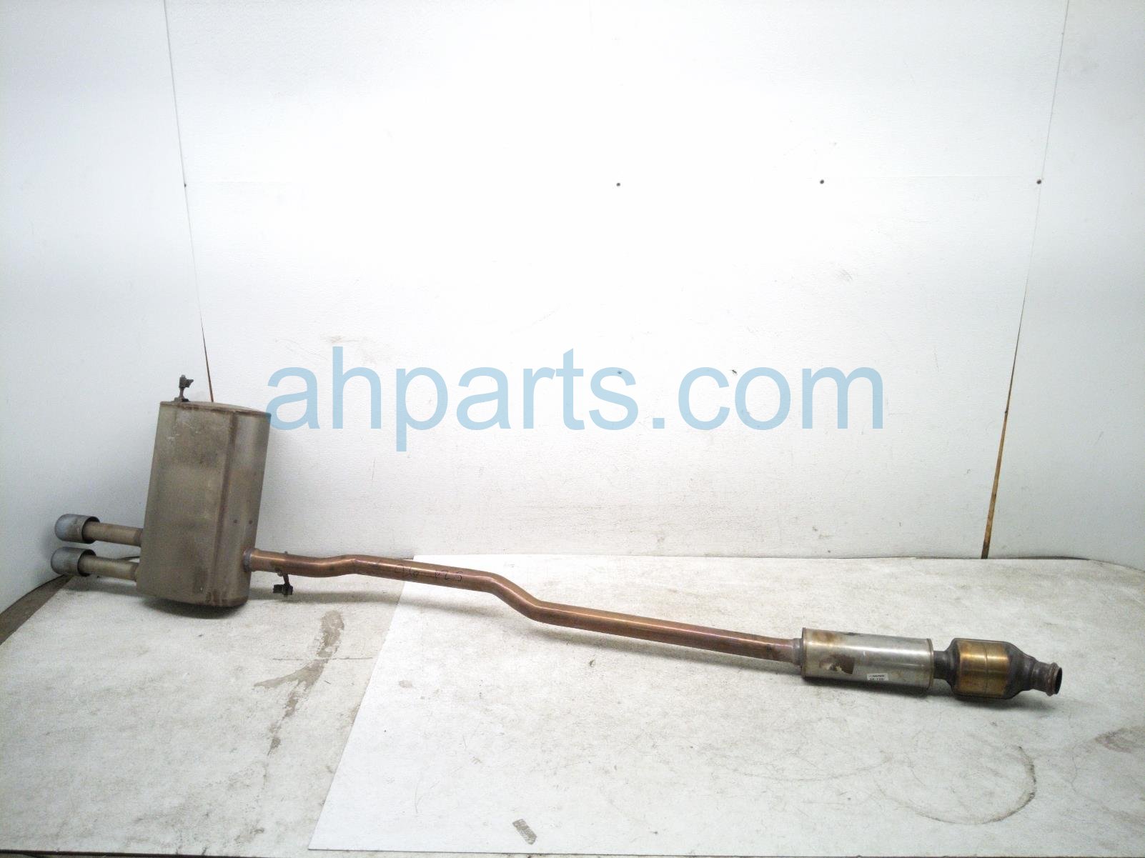 BMW EXHAUST PIPE W/CAT & MUFFLER-2.0T
