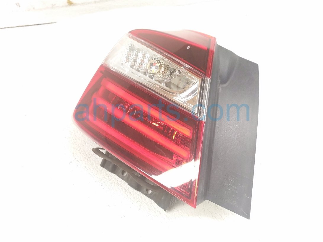 Honda LH TAIL LAMP (ON BODY)