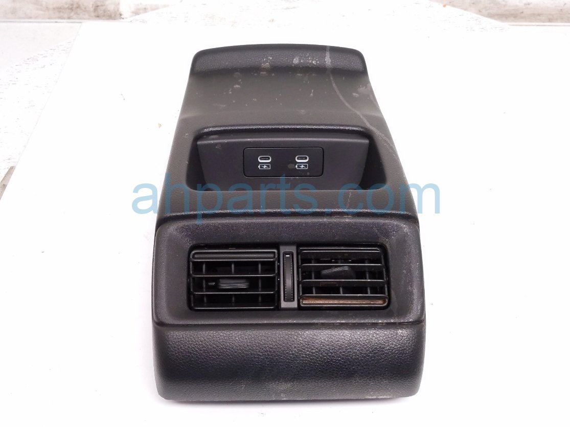 Honda REAR CONSOLE TRIM PANEL W/VENT -BLK