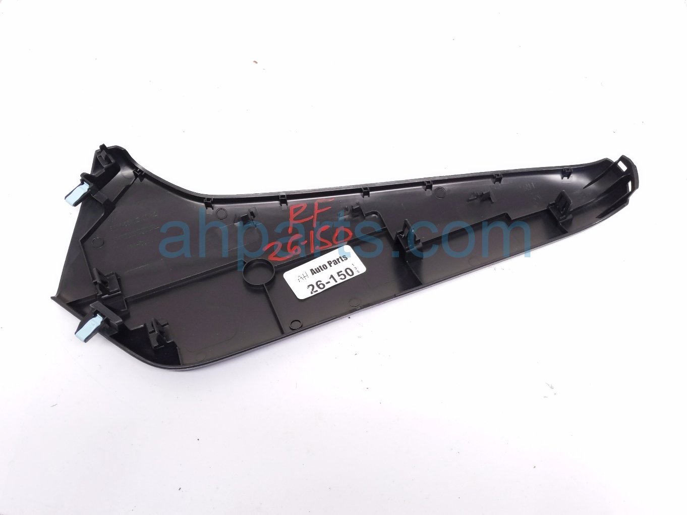 Honda RH CONSOLE SIDE FORWARD GARNISH-BLK