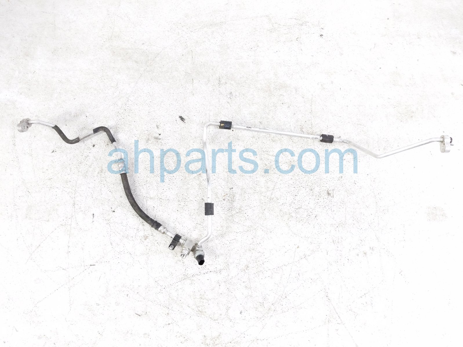 BMW A/C LINE W/PRESSURE SENSOR - 2.0L