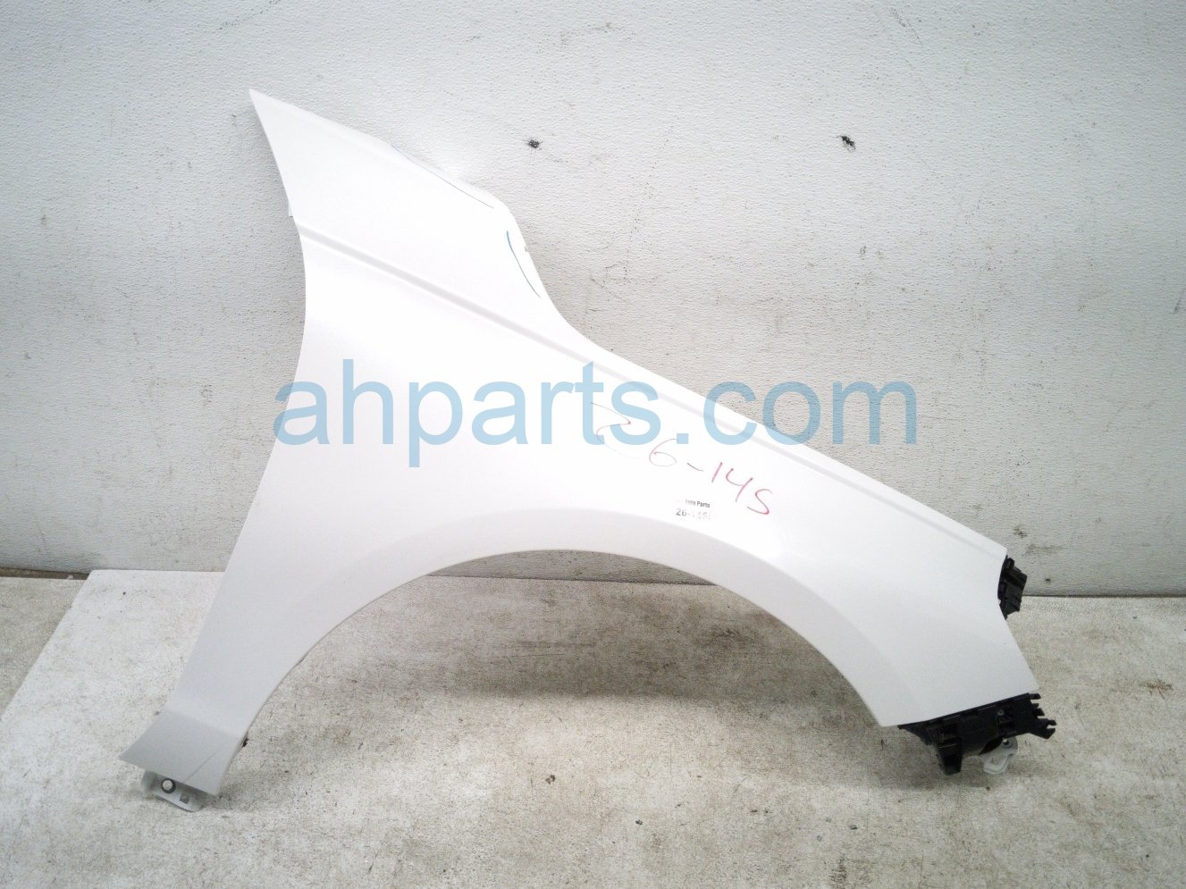 Honda RH FENDER - WHITE