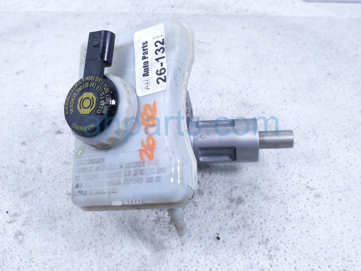 Audi BRAKE MASTER CYLINDER W/RESERVOIR