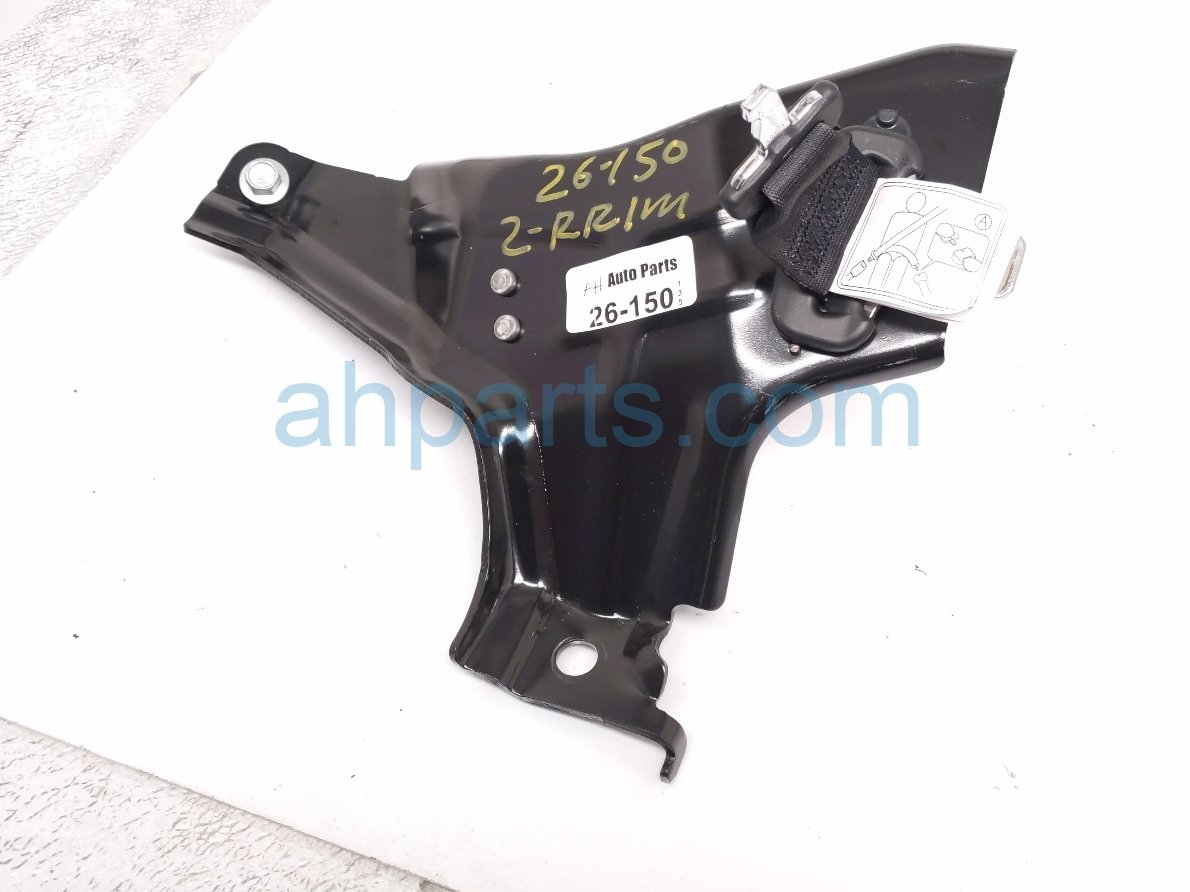 $40 Honda 2ND ROW MID BELT RETRACTOR - BLACK