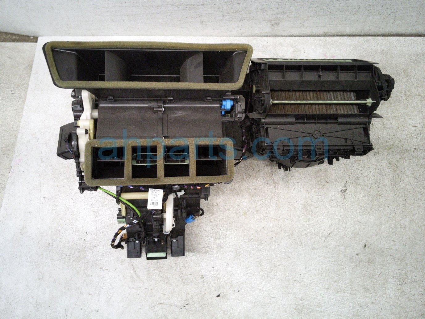 Audi A/C HEATER CORE W/ BLOWER ASSY