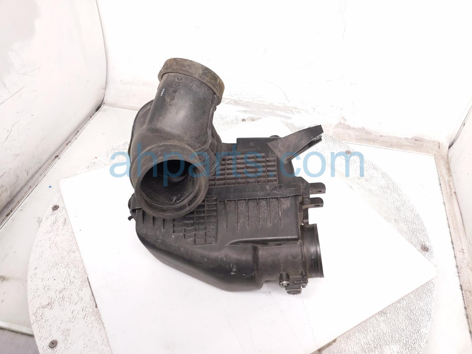 Honda AIR CLEANER INTAKE BOX W/MAF