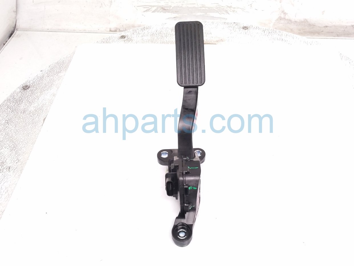 2026 Kia K4 Gas / Accelerator Pedal Assy 2.0l 32700 GG100 Replacement 2026 Kia K4 Gas / Accelerator Pedal Assy 2.0l 32700 GG100 Replacement thumbnail