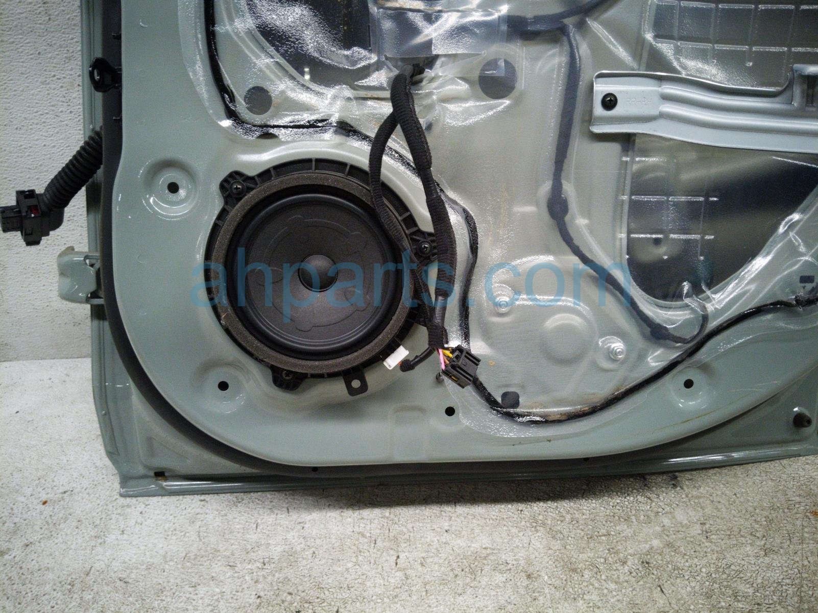 2026 Kia K4 Rear Passenger Door Grey No Inside Trim 83421 GG020 Replacement 2026 Kia K4 Rear Passenger Door Grey No Inside Trim 83421 GG020 Replacement thumbnail
