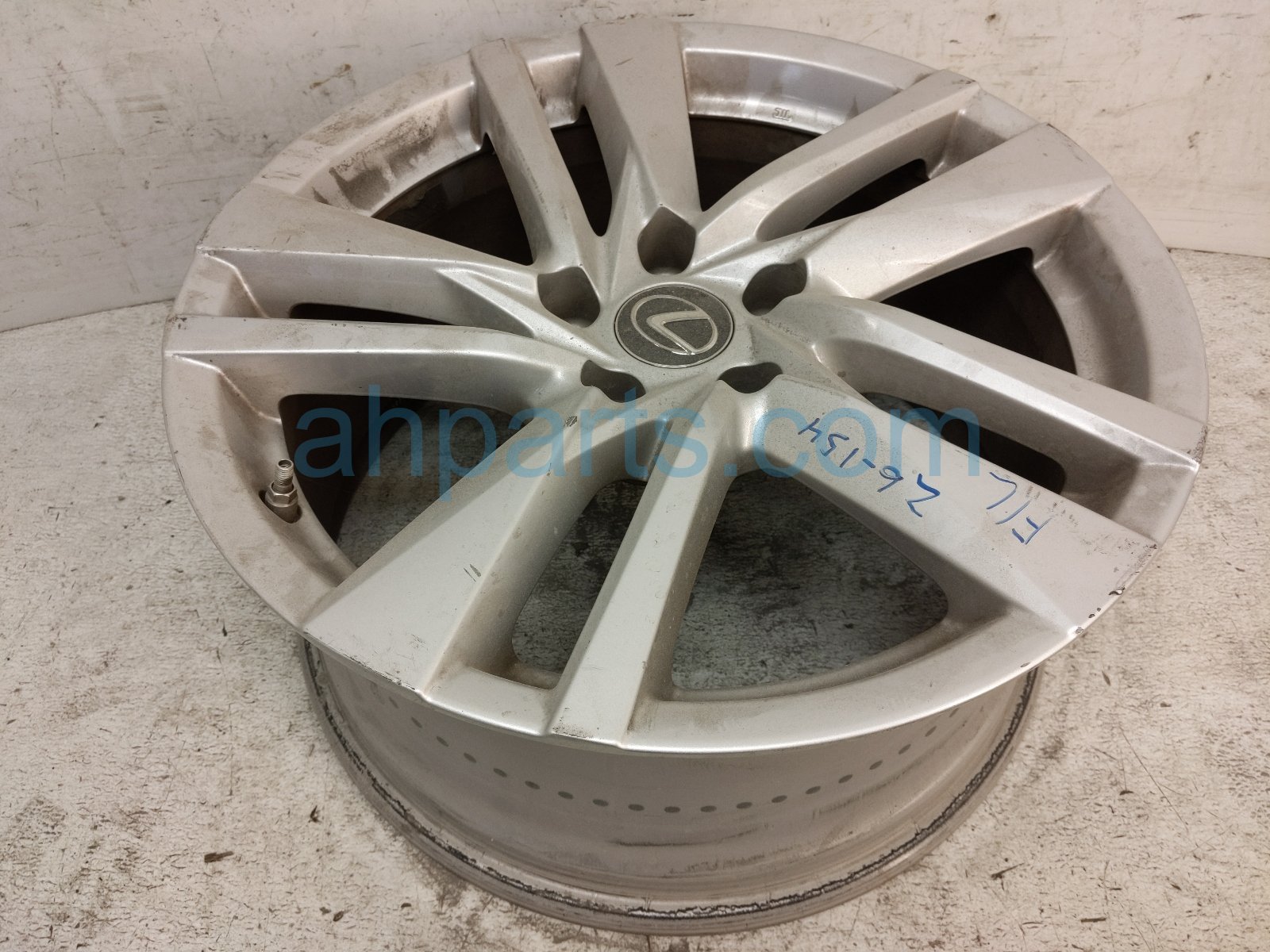 $295 Lexus FR/LH WHEEL / RIM *LIGHT SCUFFS $295 Lexus FR/LH WHEEL / RIM *LIGHT SCUFFS