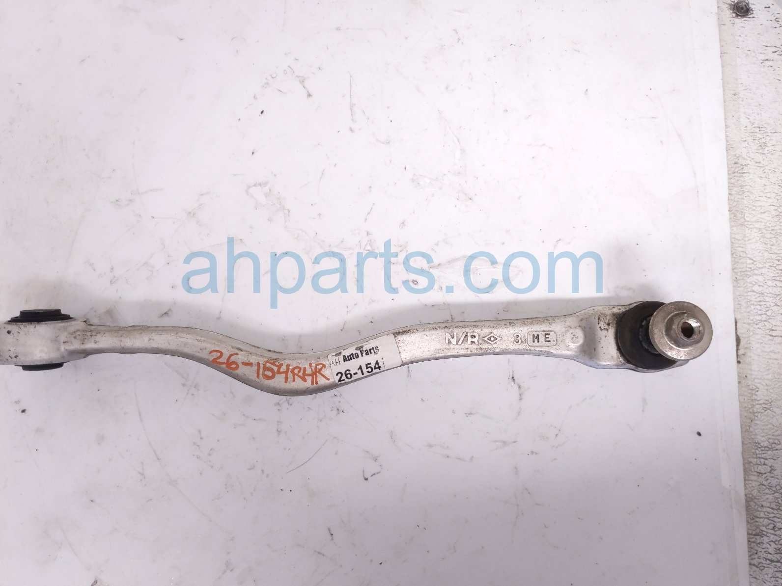 Lexus RR/RH LATERAL LOWER CONTROL ARM