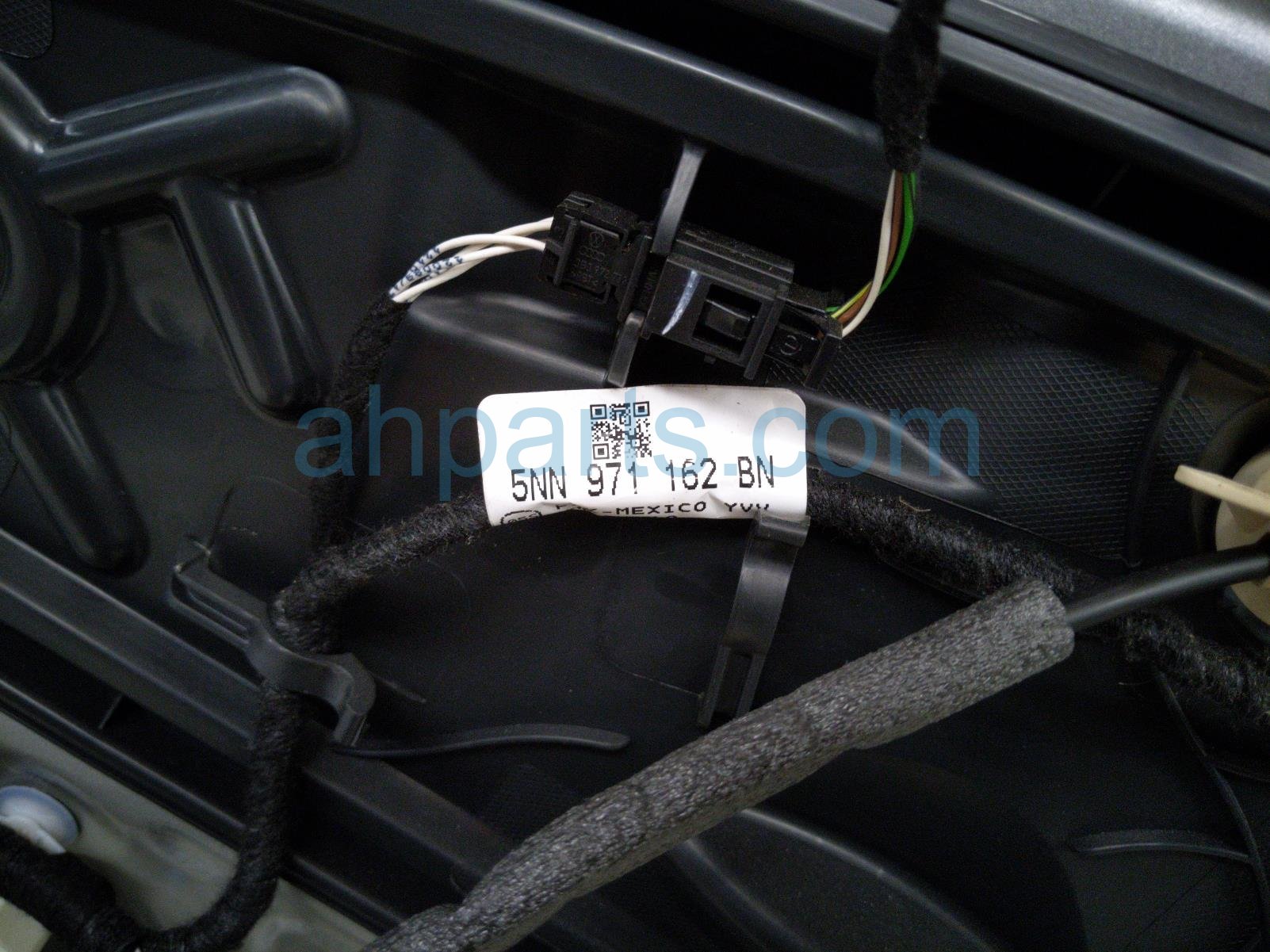 2024 Volkswagen Tiguan Front Passenger Door Silver no Mirror/trim* 5NN 831 056 C Replacement 2024 Volkswagen Tiguan Front Passenger Door Silver no Mirror/trim* 5NN 831 056 C Replacement thumbnail