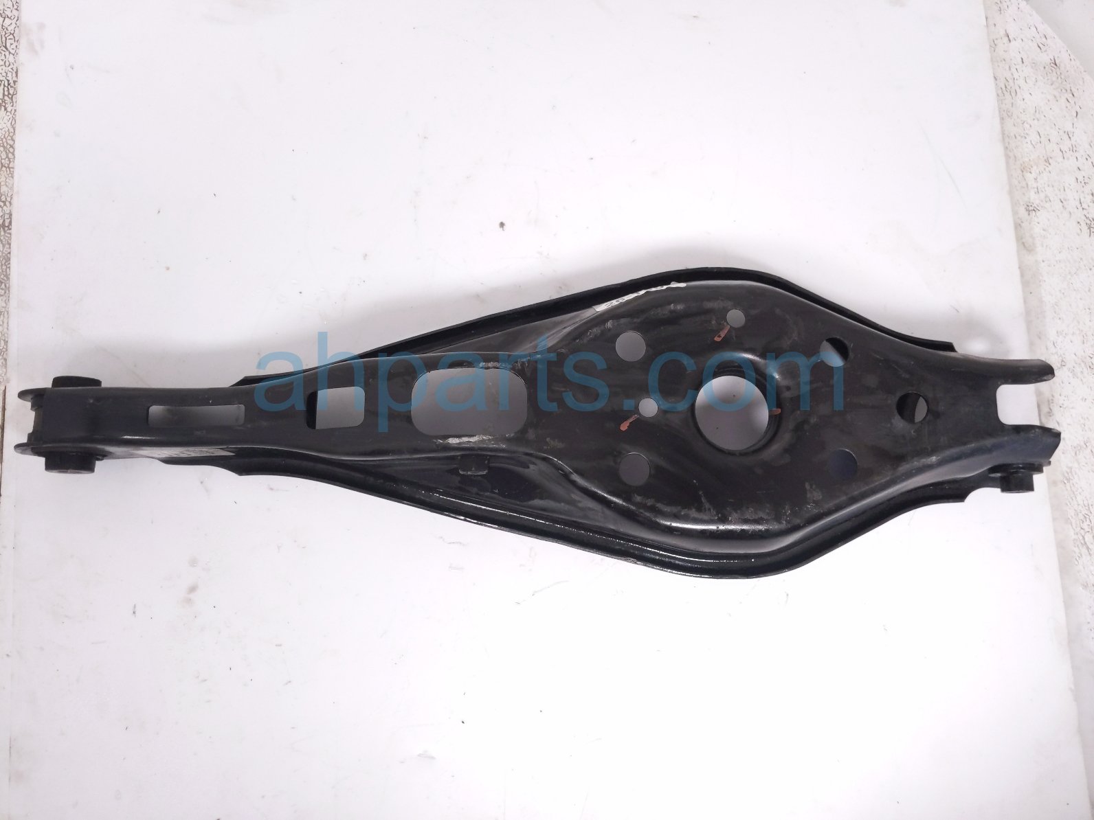 Honda RR/RH SPRING SEAT LOWER CONTROL ARM