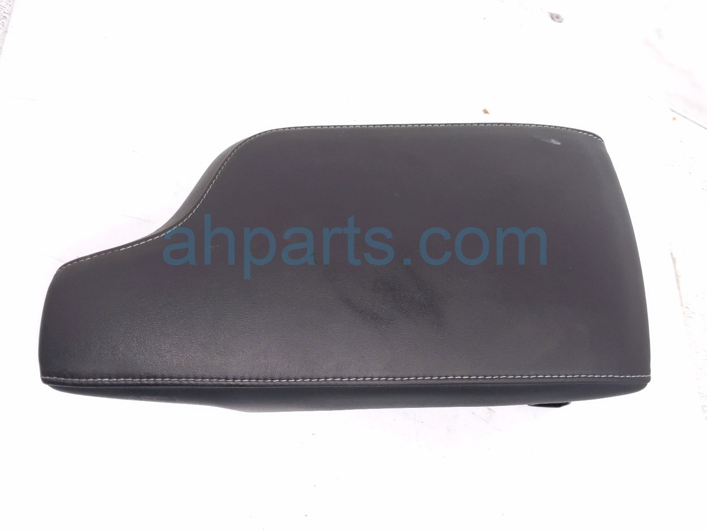 Lexus CENTER CONSOLE LID/ARMREST - BLACK
