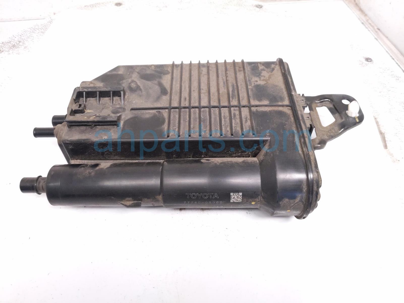 Toyota FUEL VAPOR CHARCOAL CANISTER - 3.5L