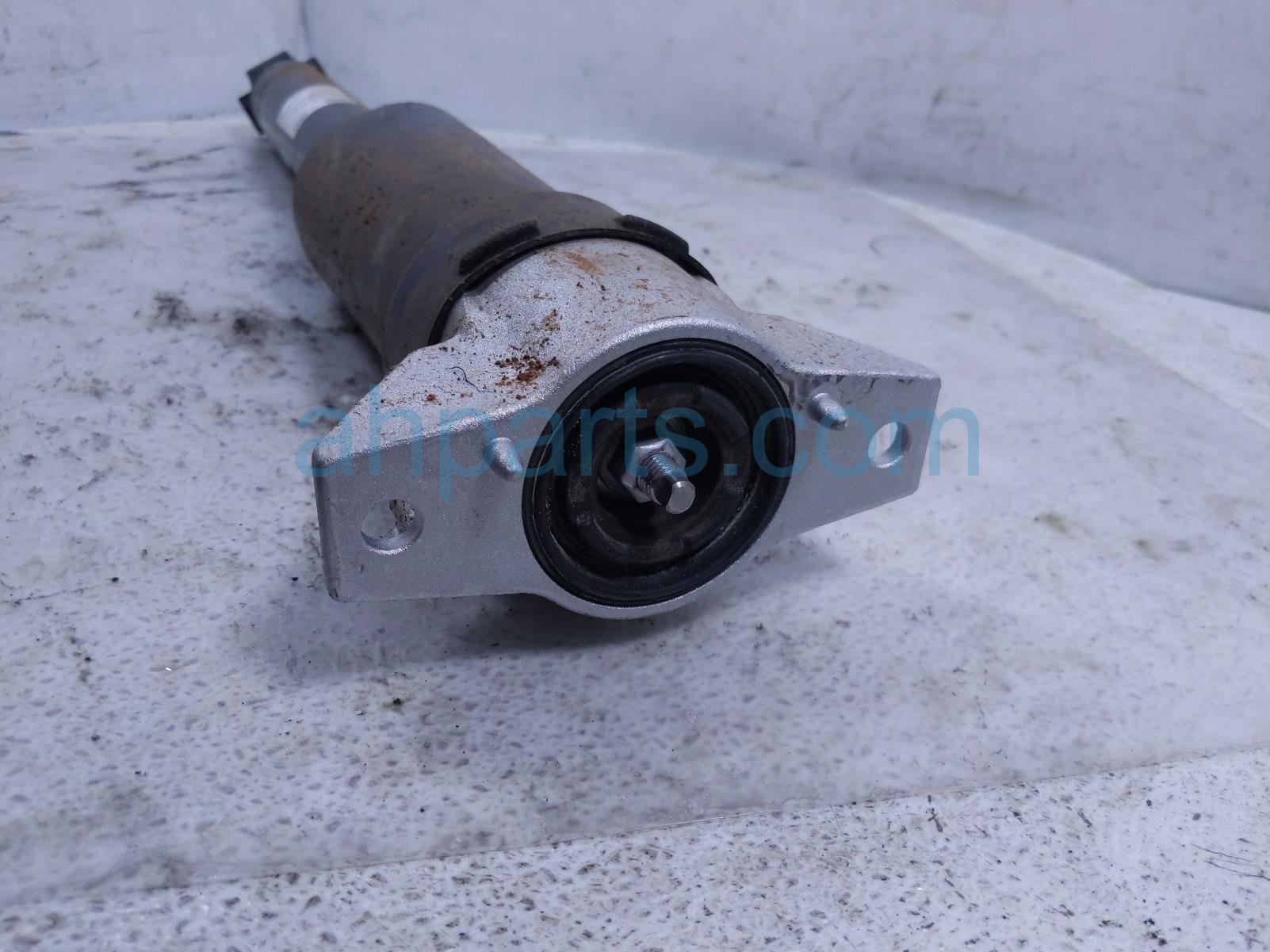 2026 Chevy Equinoxev Strut / Spring / Rear Driver Shock Absorber 85731737 Replacement 2026 Chevy Equinoxev Strut / Spring / Rear Driver Shock Absorber 85731737 Replacement thumbnail