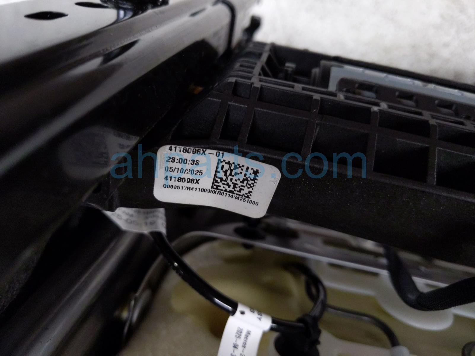 2026 Chevy Equinoxev Front Driver Seat Black W/ Airbag 85786329 Replacement 2026 Chevy Equinoxev Front Driver Seat Black W/ Airbag 85786329 Replacement thumbnail