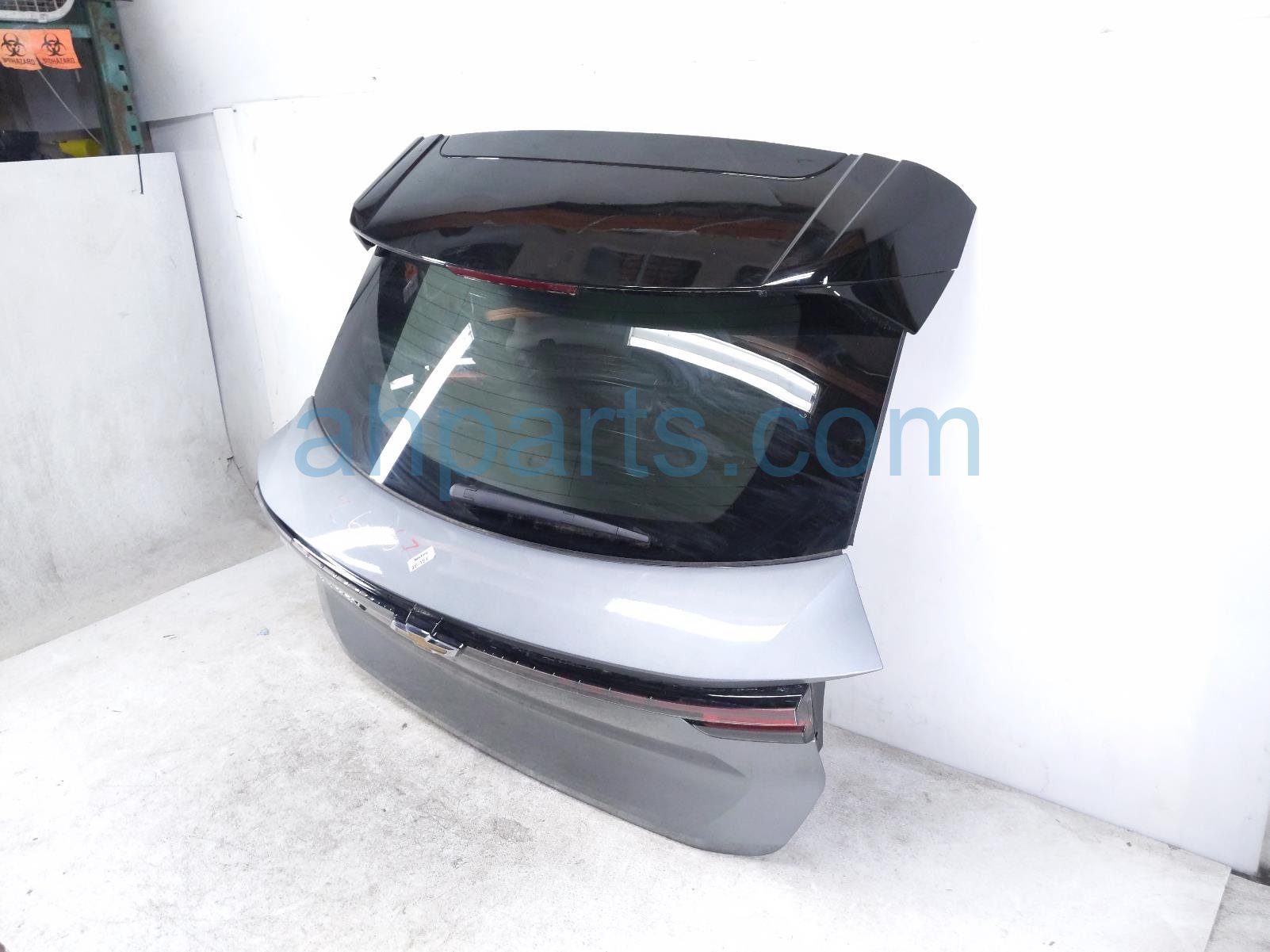 2026 Chevy Equinoxev Deck Trunk Lid Lift Gate / Tail Gate Silver 85775147 Replacement 2026 Chevy Equinoxev Deck Trunk Lid Lift Gate / Tail Gate Silver 85775147 Replacement thumbnail