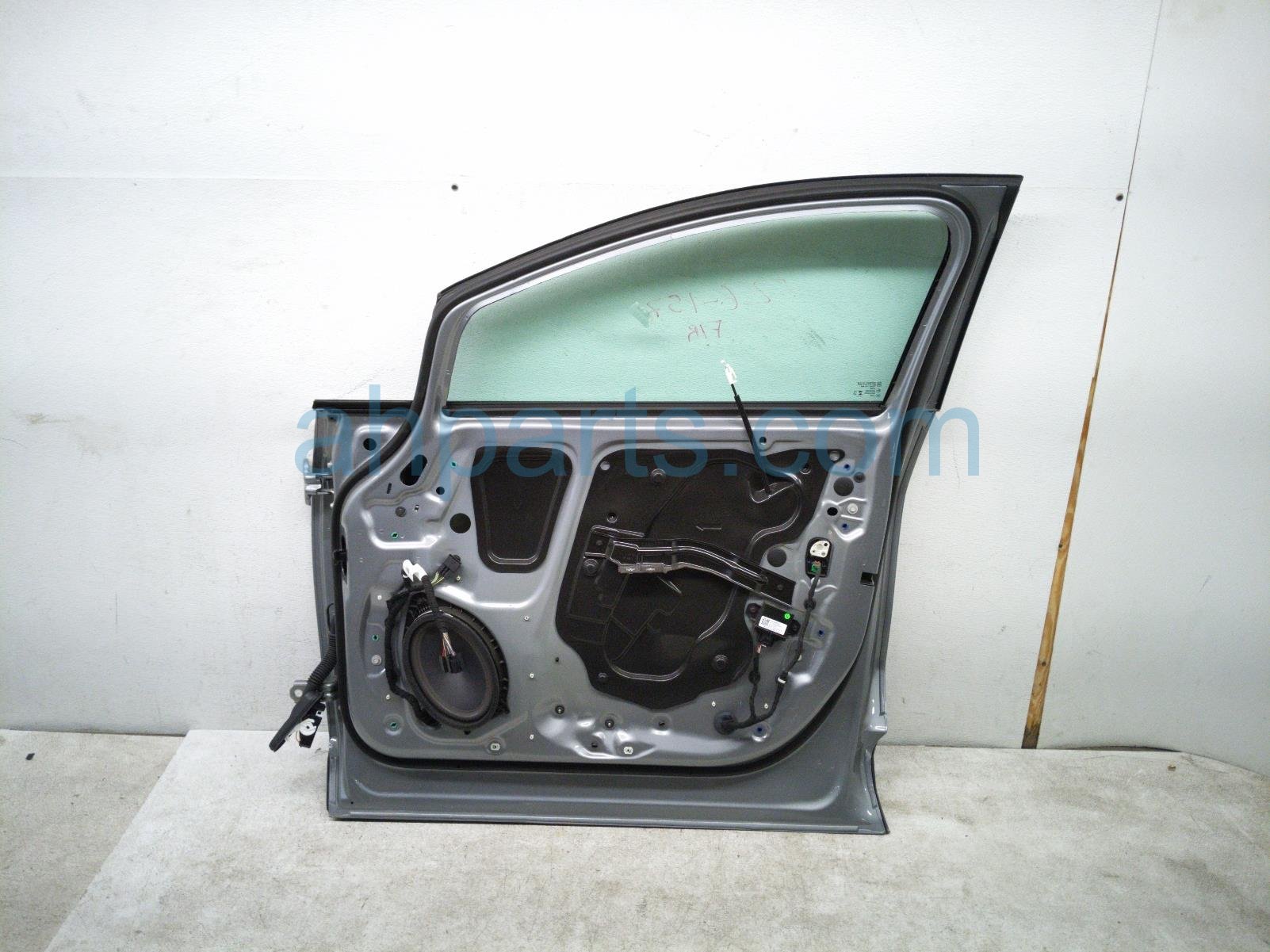 2026 Chevy Equinoxev Front Passenger Door Silver No Mirror/trim 85825747 Replacement 2026 Chevy Equinoxev Front Passenger Door Silver No Mirror/trim 85825747 Replacement thumbnail