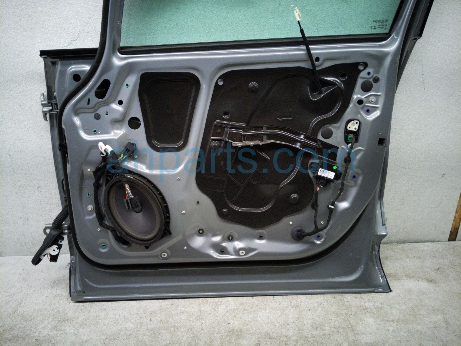 2026 Chevy Equinoxev Front Passenger Door Silver No Mirror/trim 85825747 Replacement 2026 Chevy Equinoxev Front Passenger Door Silver No Mirror/trim 85825747 Replacement thumbnail