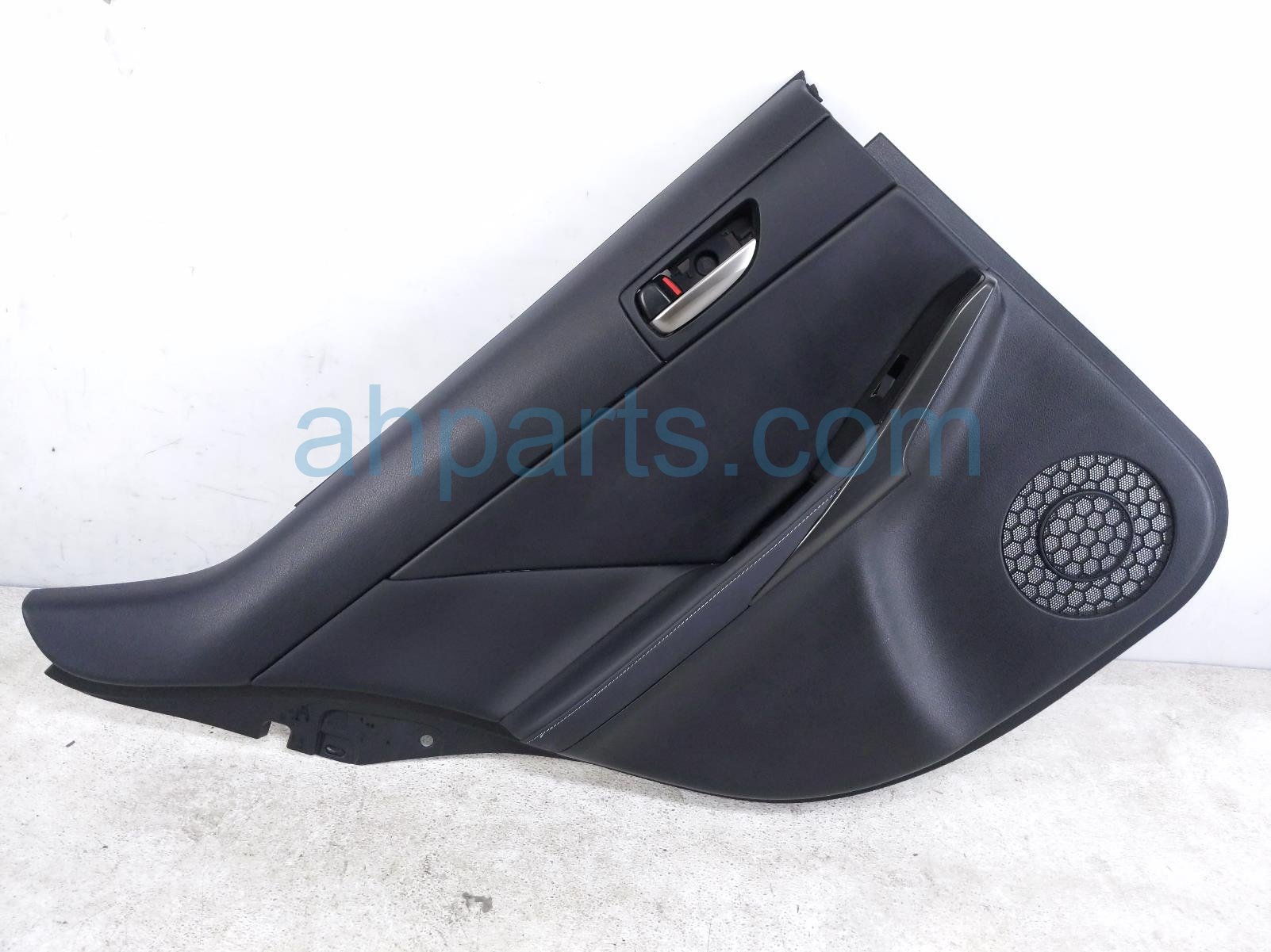 Lexus RR/LH INTERIOR DOOR PANEL - BLACK