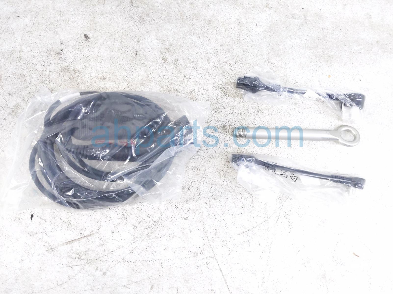 2026 Chevy Equinoxev Ev Dual Level Charging Cord Kit 85878955 Replacement 2026 Chevy Equinoxev Ev Dual Level Charging Cord Kit 85878955 Replacement thumbnail