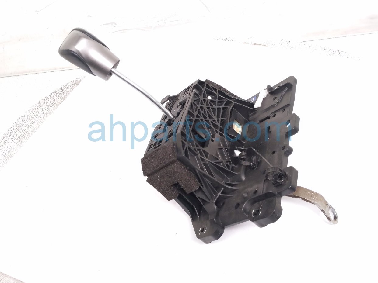Lexus A/T FLOOR SHIFTER W/KNOB - 2.0L
